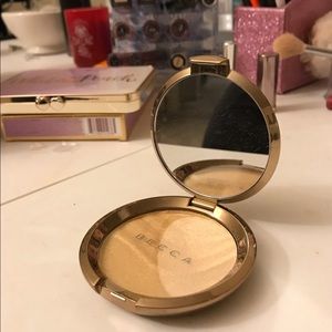 BECCA Cosmetics Gold Lava Highlighter